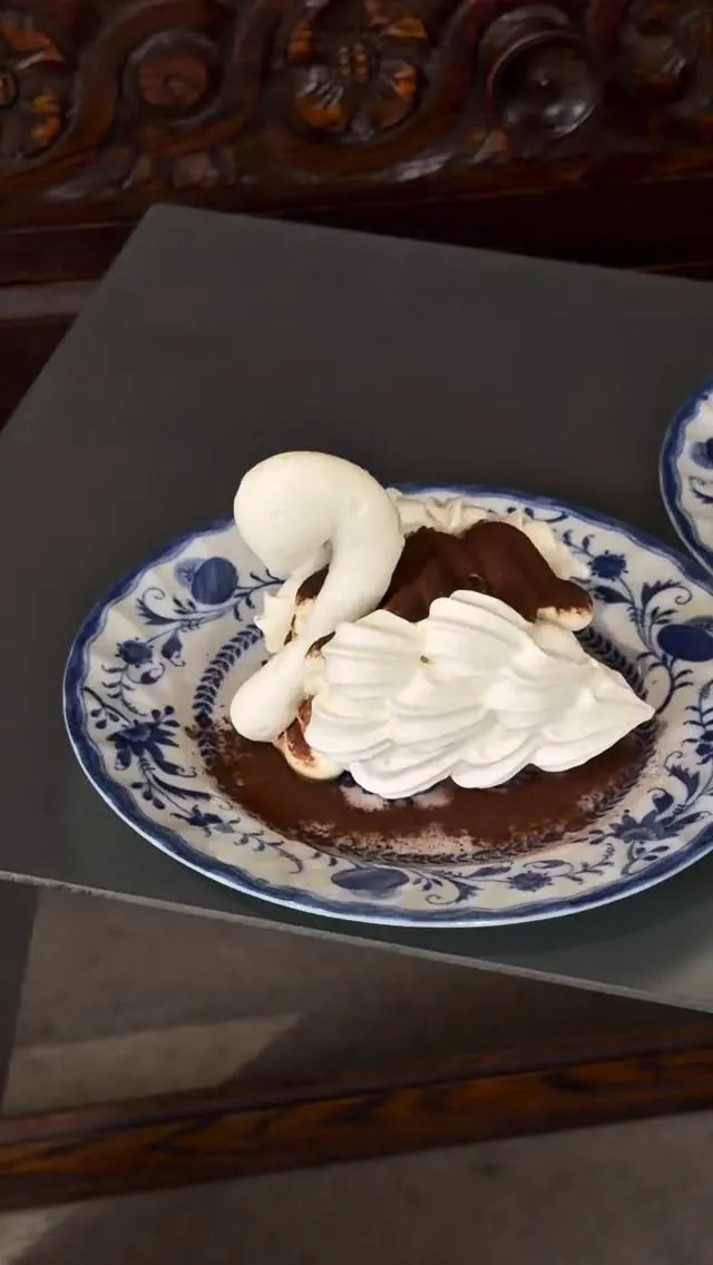 こんばんはAIMAIです🦢